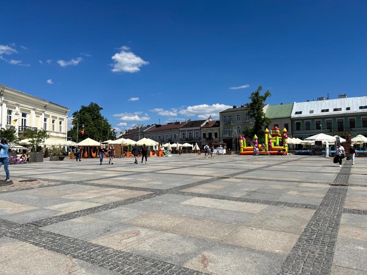 Family & Business Sauna Apartments Sienkiewicza No1 Centrum Downtown - 1 Bedroom With Private Sauna, Bath With Hydromassage, Parking Kielce Exterior photo